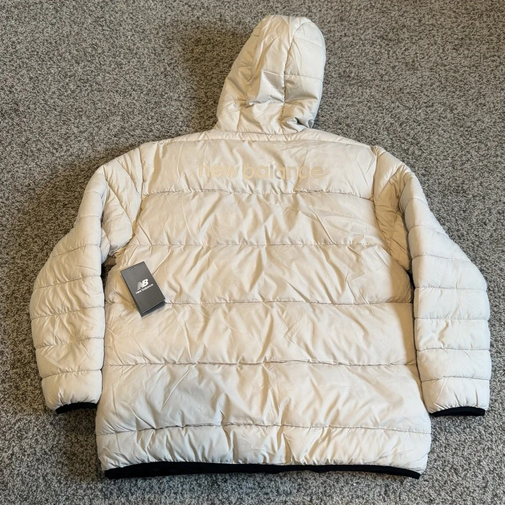 NWT New Balance Tech Puffer Hooded Jacket Ivory Size Large Comfort Fit Full Zip